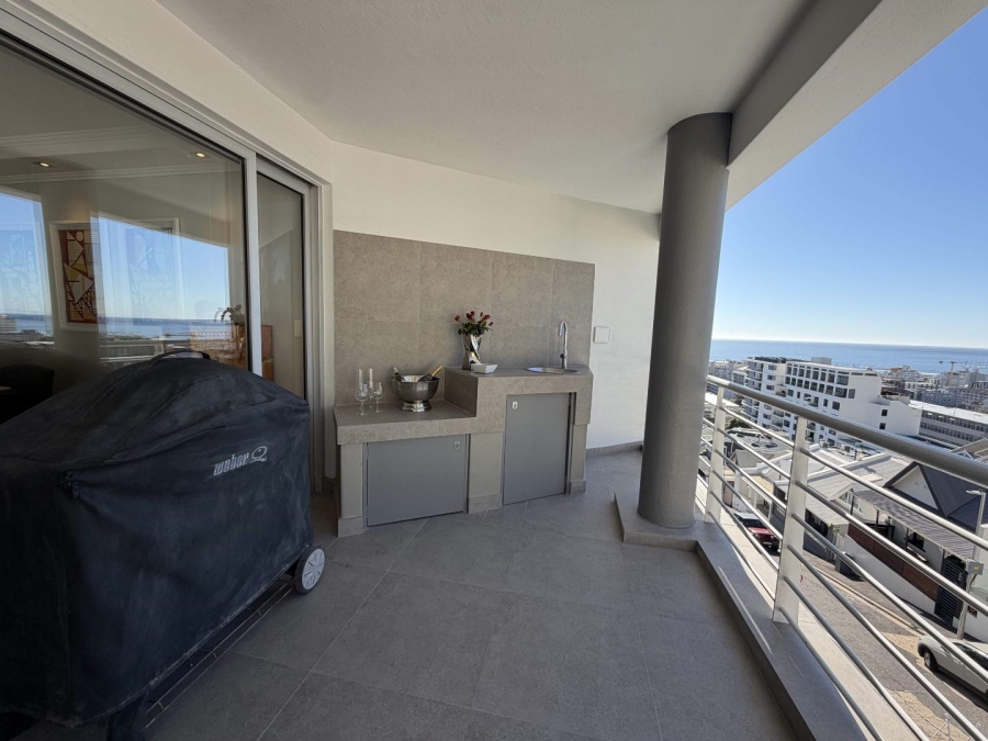 To Let 3 Bedroom Property for Rent in Sea Point Western Cape